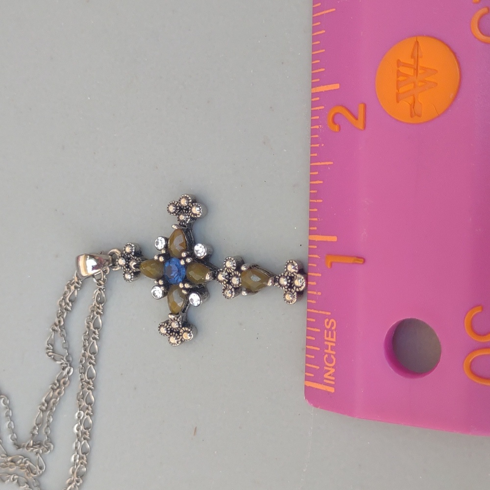 Gorgeous Cross Necklace  jewelry necklace - Picture 5 of 9